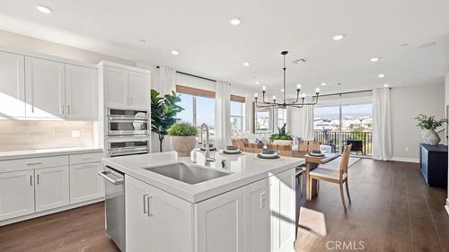 817 Sonia, Irvine, CA, 92618-5916 | Card Image