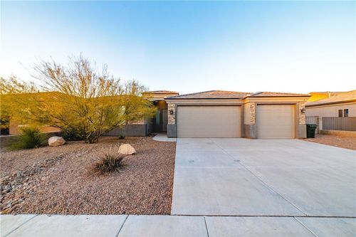 3617 Carolina Ave, Kingman, AZ, 86401-4985 | Card Image