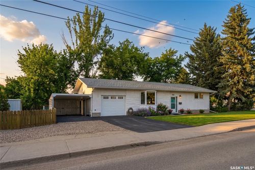 150 Macdonald Street, Moose Jaw, SK, S6H6L5 | Card Image
