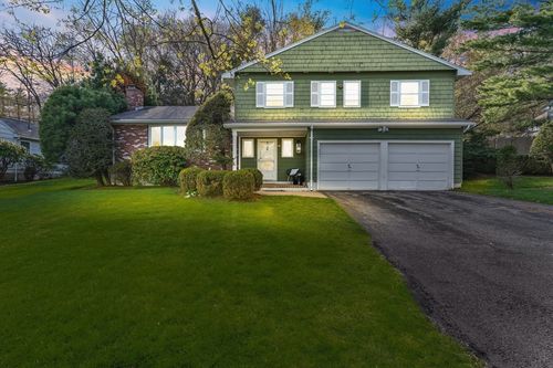 62 Lovett Rd, Newton, MA, 02459-3106 | Card Image