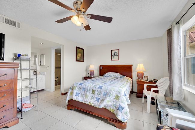 APT-306 - 9020 Sunrise Lakes Blvd, Condo with 2 bedrooms, 2 bathrooms and null parking in Sunrise FL | Image 11
