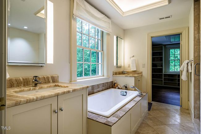 220GlandonDr-045 | Image 46