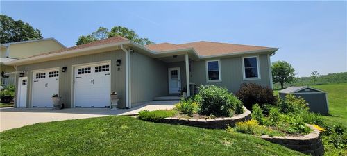 311 Summerset Dr, Weston, MO, 64098-9534 | Card Image