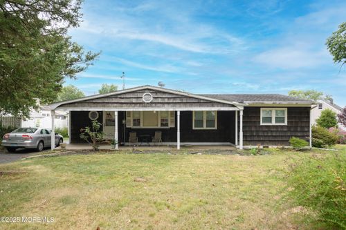 110 Sheppard Pl, Fords, NJ, 08863-1310 | Card Image