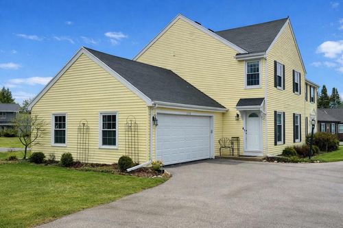 12558 N Woodland Drive, Mequon, WI, 53092 | Card Image