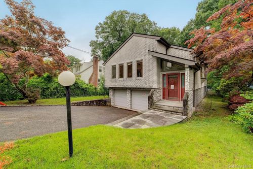 31 Elmore Ave, Croton-On-Hudson, NY, 10520-2716 | Card Image