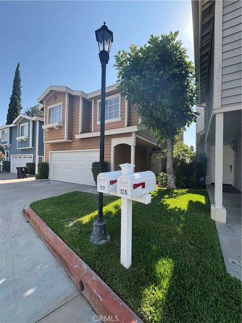 9213 Independence Way, North Hills, CA, 91343-3466 | Card Image
