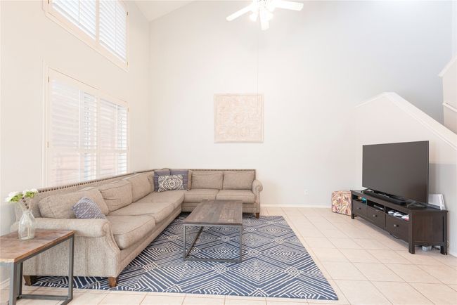 Vaulted ceiling. | Image 8