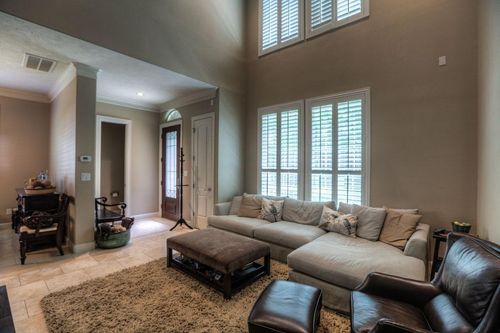 1043 Memorial Village Dr, Houston, TX, 77024-4454 | Card Image