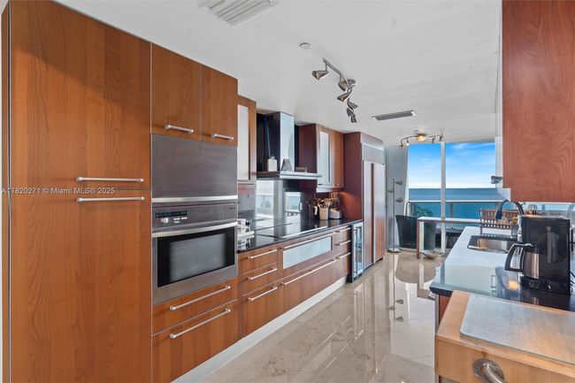 APT-402 - 1600 S Ocean Blvd, Condo with 3 bedrooms, 5 bathrooms and null parking in Pompano Beach FL | Image 10