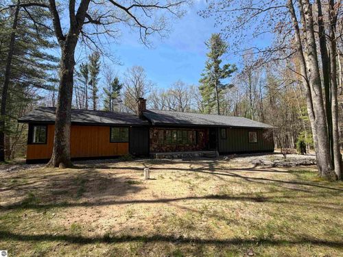 10852 Black Bear Rd Ne, Kalkaska, MI, 49646-8511 | Card Image