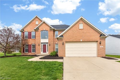 136 Stonesthrow Drive, Berea, OH, 44017 | Card Image