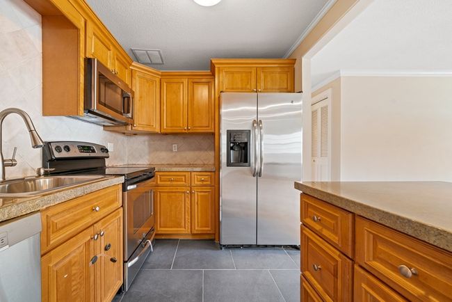 APT-6 - 237 N Main St, Condo with 2 bedrooms, 1 bathrooms and 2 parking in Andover MA | Image 9