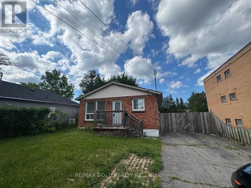 6131 Valley Way, Niagara Falls, ON, L2E1X9 | Card Image