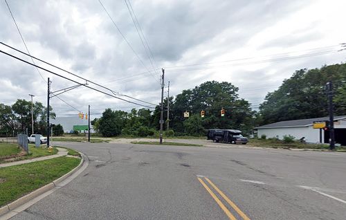 390 E Michigan Ave, Battle Creek, MI, 49014 | Card Image