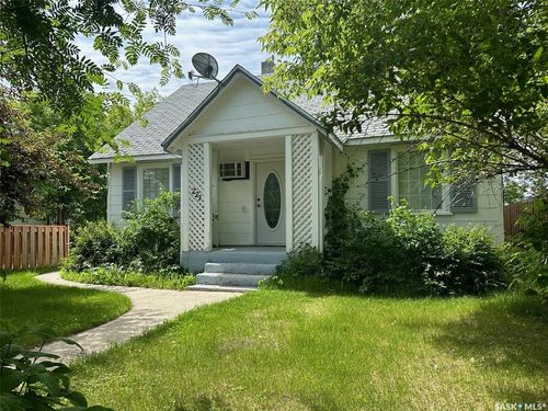 221 Main St, Hudson Bay, SK, S0E0Y0 | Card Image