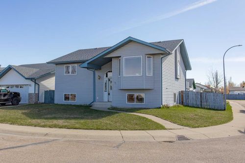 57 Spring Close, Blackfalds, AB, T0M | Card Image