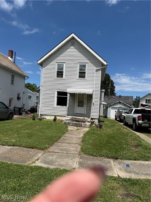 1615 E 48th St, Ashtabula, OH, 44004-6127 | Card Image