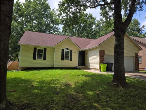 401 Kimberly Dr, Belton, MO, 64012-4934 | Card Image