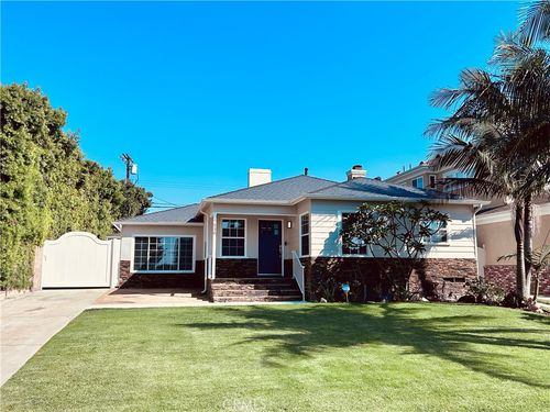 7530 Westlawn Ave, Los Angeles, CA, 90045-1064 | Card Image