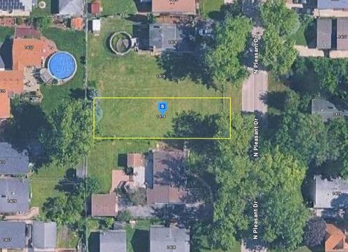 1414 Pleasant Dr, Round Lake Beach, IL, 60073-1827 | Card Image