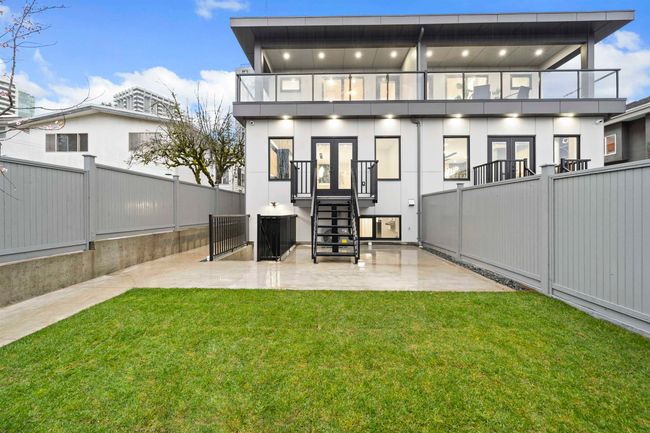 5628 Chaffey Ave, Home with 6 bedrooms, 5 bathrooms and 2 parking in Burnaby BC | Image 36