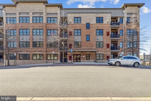 203-9521 Bastille St, FAIRFAX, VA, 22031-6210 | Card Image