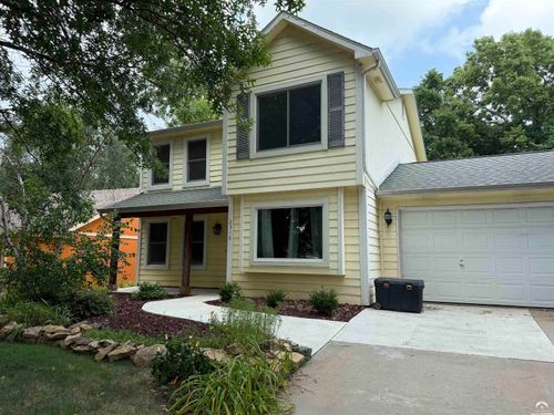 2516 Kensington Rd, Lawrence, KS, 66046-5318 | Card Image