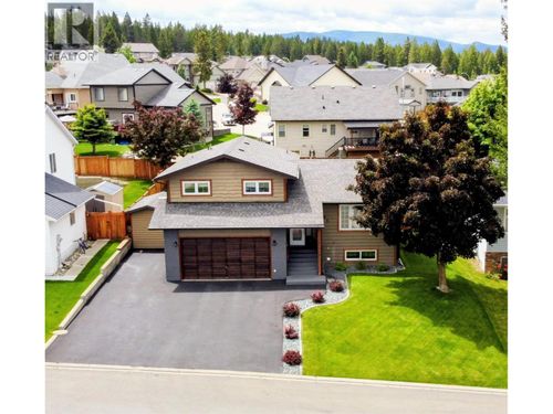 201 Birch Dr, Cranbrook, BC, V1C5X9 | Card Image