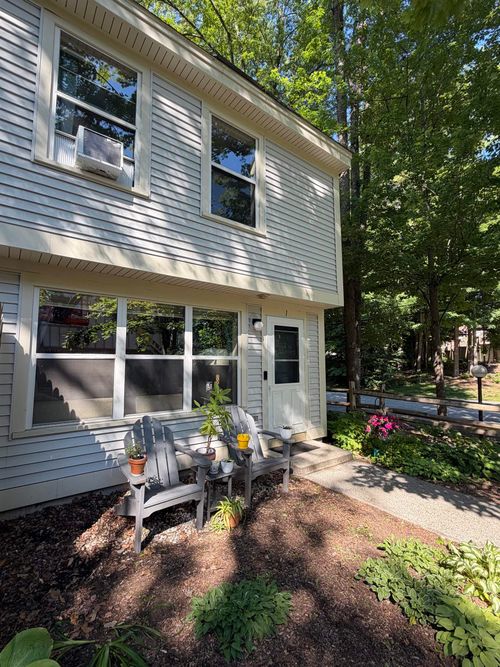 1 Morningside Cmns, Brattleboro, VT, 05301-3630 | Card Image