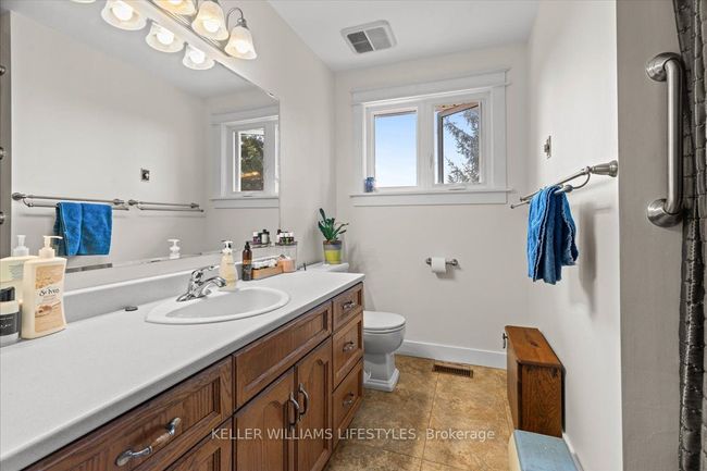 4609 Douglas Line, House other with 4 bedrooms, 2 bathrooms and 5 parking in Town Of Plympton Wyoming ON | Image 17