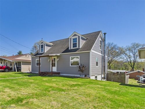 2702 Cleveland Ave, Parkersburg, WV, 26104-2808 | Card Image