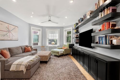 apt-1-193 Pleasant St, Brookline, MA, 02446-6842 | Card Image