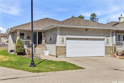 2827 Meadow Park Cres E, Regina, SK, S4V1N7 | Card Image