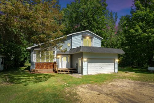 119 Peterson Dr, Gobles, MI, 49055-9704 | Card Image