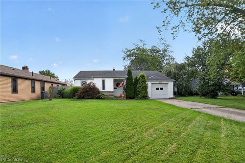 309 Hafely Dr, Lorain, OH, 44052-2337 | Card Image