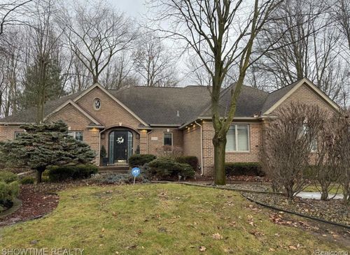 53145 Alyssa Ct, Shelby Township, MI, 48315-2165 | Card Image
