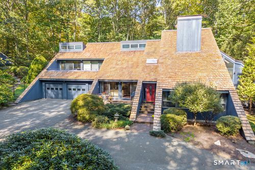 33 Rock Hill Rd, Woodbridge, CT, 06525-1103 | Card Image