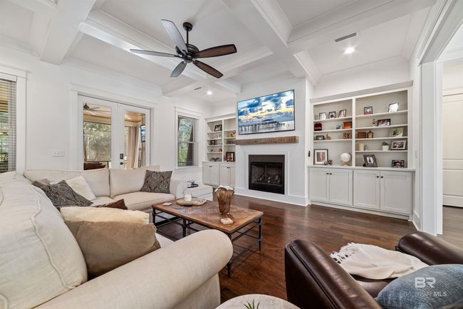 Living Room | Image 16