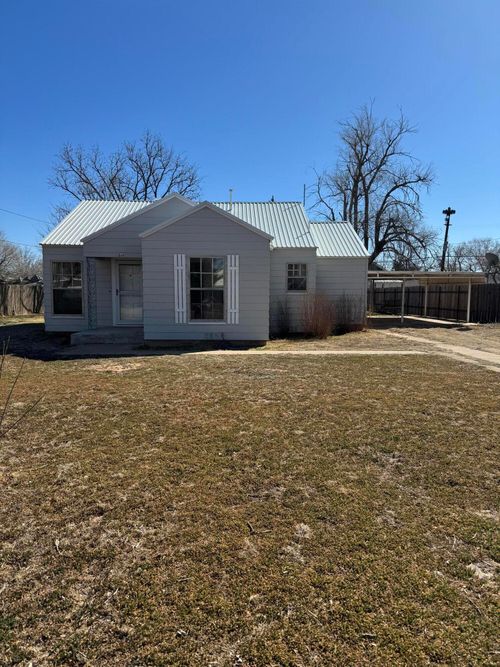 203 S Grain St, Crosbyton, TX, 79322-2121 | Card Image