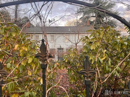 8 Church St, Middletown, NJ, 07748-2512 | Card Image