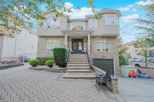 22 Alverson Ave, Staten Island, NY, 10309-1714 | Card Image