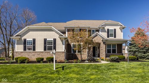 16016 Viking Lair Rd, Westfield, IN, 46074-5528 | Card Image