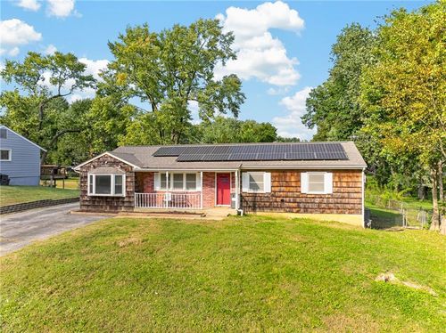1300 Ne Shady Lane Dr, Gladstone, MO, 64118-4855 | Card Image