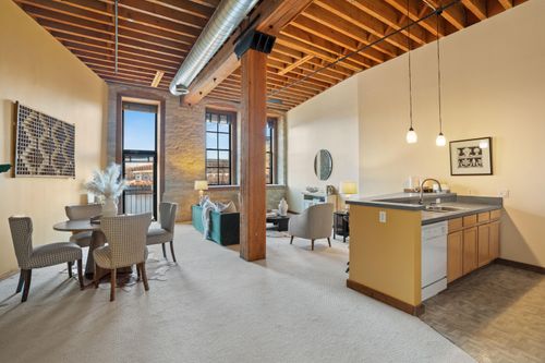 141 N Water St, Milwaukee, WI, 53202-6089 | Card Image