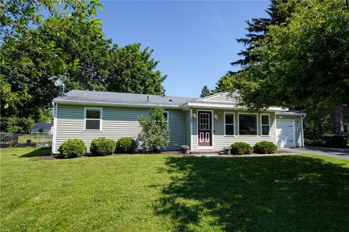 32 New Gate Dr, Henrietta, NY, 14467-9514 | Card Image