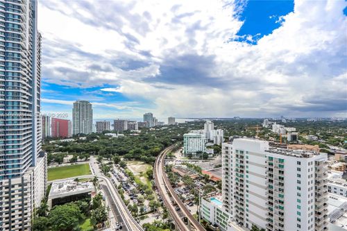 3002-s-79 Sw 12th St, Miami, FL, 33130-5201 | Card Image