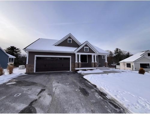 33-18 Edgewater Dr, Brentwood, NH, 03833-4444 | Card Image