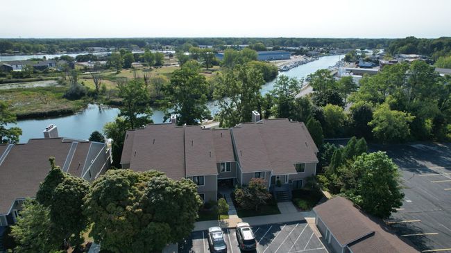 201 Wayne St, Condo with 3 bedrooms, 2 bathrooms and null parking in Saint Joseph MI | Image 38