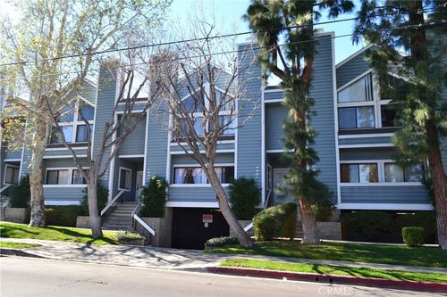 5841 Etiwanda Ave, Tarzana, CA, 91356 | Card Image